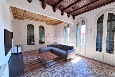 APARTAMENTO LUJOSO Y ESPACIOSO EN ALQUILER – LUZ, CONFORT Y AUTÉNTICO DISEÑO CATALÁN