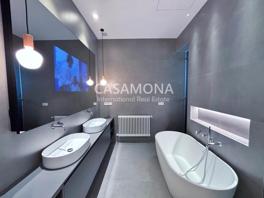 APARTAMENTO LUJOSO Y ESPACIOSO EN ALQUILER – LUZ, CONFORT Y AUTÉNTICO DISEÑO CATALÁN