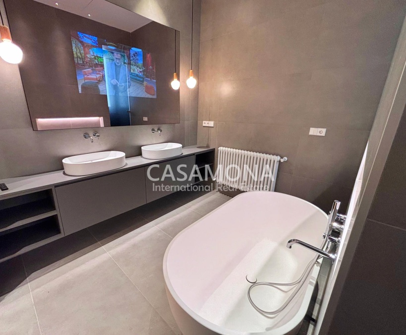 APARTAMENTO LUJOSO Y ESPACIOSO EN ALQUILER – LUZ, CONFORT Y AUTÉNTICO DISEÑO CATALÁN