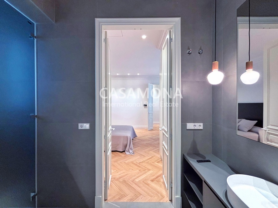 APARTAMENTO LUJOSO Y ESPACIOSO EN ALQUILER – LUZ, CONFORT Y AUTÉNTICO DISEÑO CATALÁN