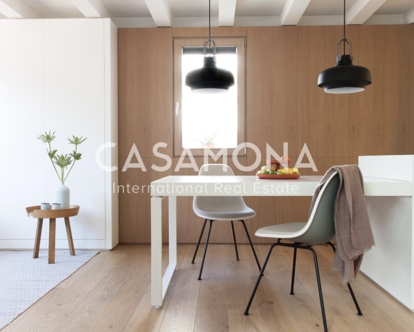 Von einem Architekten entworfenes Penthouse mit Dachterrasse und ikonischem Blick über Gràcia Von einem Architekten entworfenes Penthouse mit Dachterrasse und ikonischem Blick über Gràcia