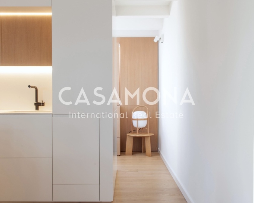 Architect-Designed Penthouse with Rooftop Terrace & Iconic Views in Gràcia