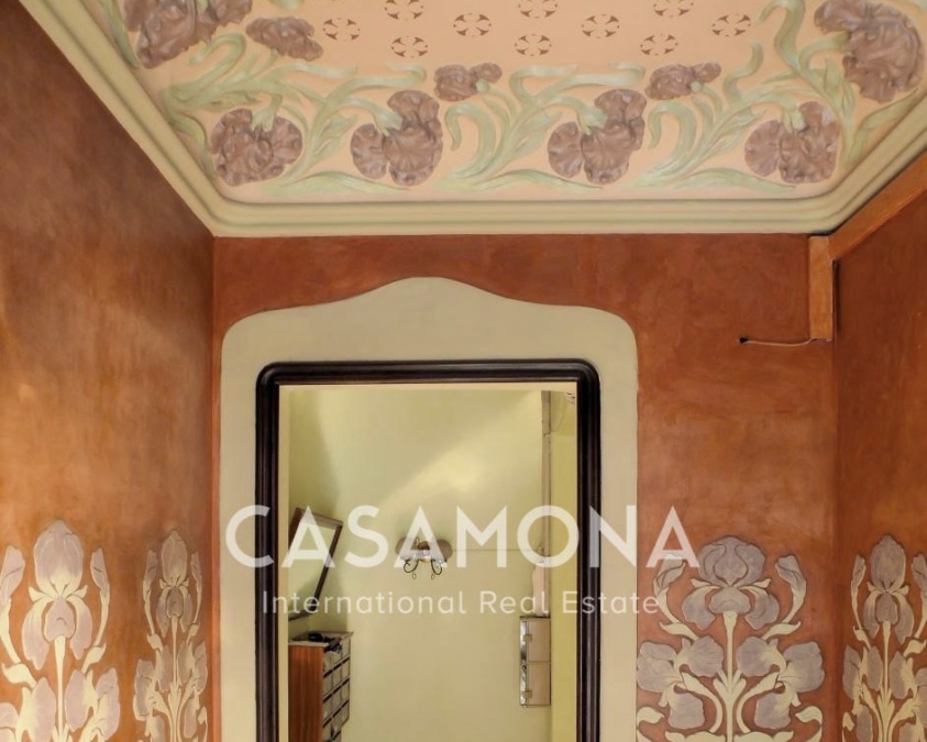 Architect-Designed Penthouse with Rooftop Terrace & Iconic Views in Gràcia
