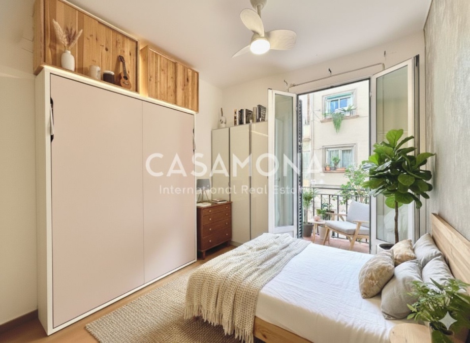 Encantador apartament reformat amb caràcter històric al Poble Sec
