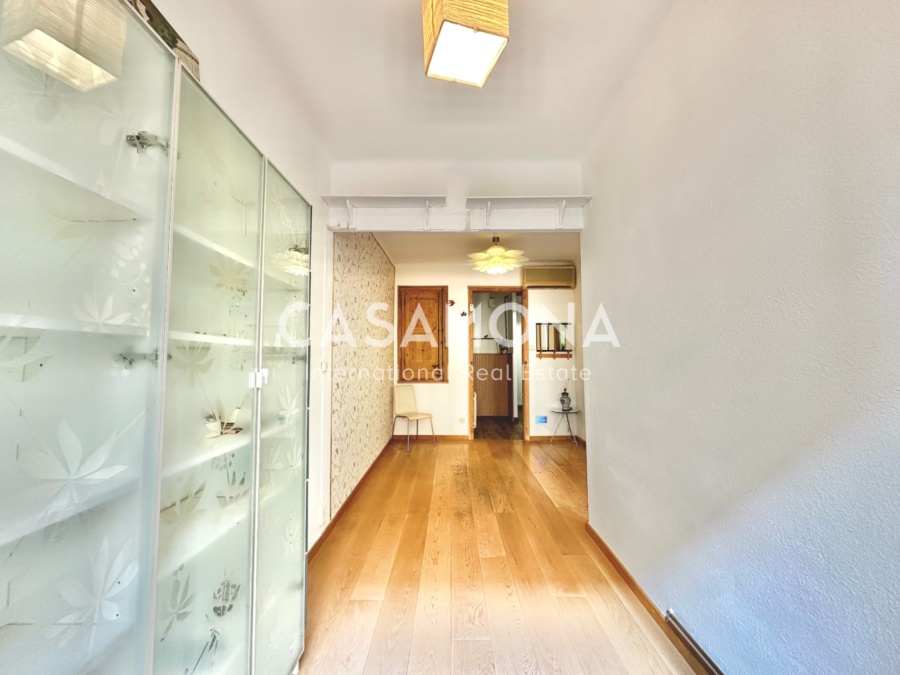 Appartement rénové avec charme historique à Poble Sec Appartement rénové avec charme historique à Poble Sec