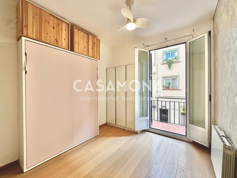 Encantador apartament reformat amb caràcter històric al Poble Sec