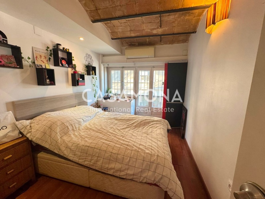 Bright & Cozy 2-Bedroom Apartment in a Prime Port Location Bright & Cozy 2-Bedroom Apartment in a Prime Port Location