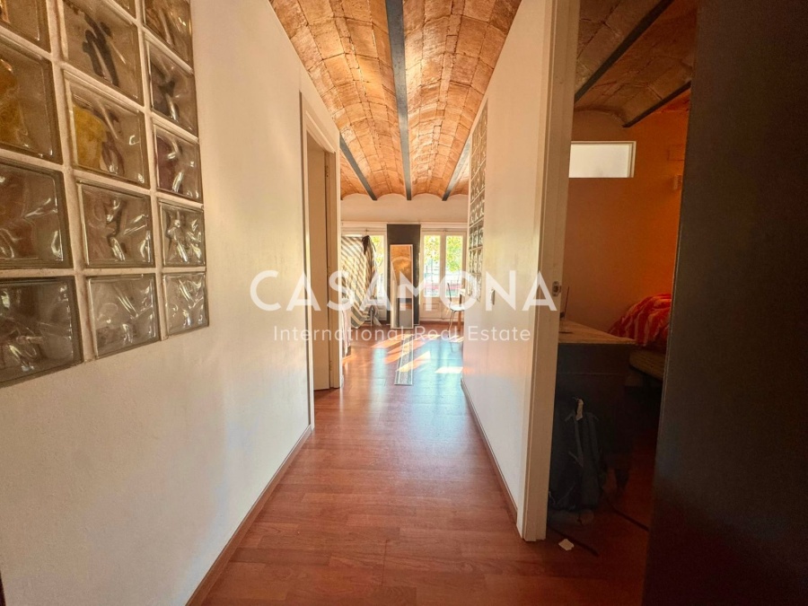 Bright & Cozy 2-Bedroom Apartment in a Prime Port Location Bright & Cozy 2-Bedroom Apartment in a Prime Port Location