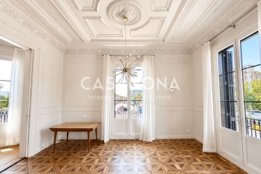 Appartement de luxe historique avec piscine sur le toit et vues sur la mer à El Born