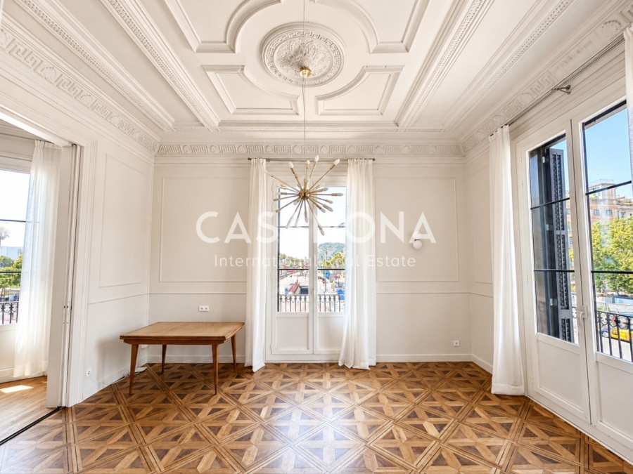 Apartament de luxe amb patrimoni històric, piscina al terrat i vistes al mar a El Born