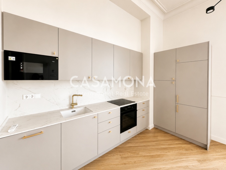 Apartament de luxe amb patrimoni històric, piscina al terrat i vistes al mar a El Born