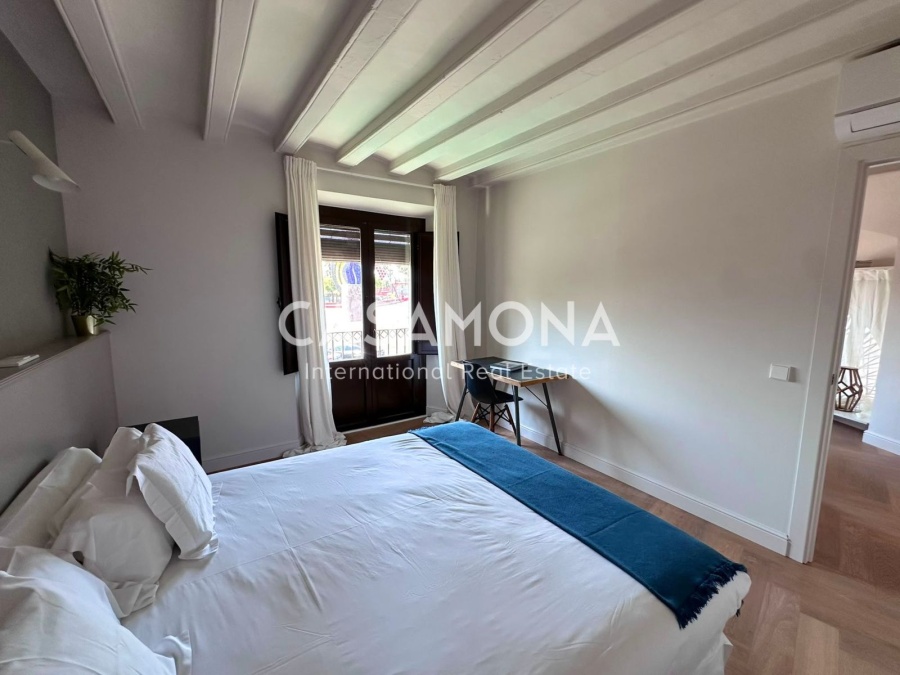 Bright 1-Bedroom Apartment in a Historic Building on Passeig d'Isabel II Bright 1-Bedroom Apartment in a Historic Building on Passeig d'Isabel II