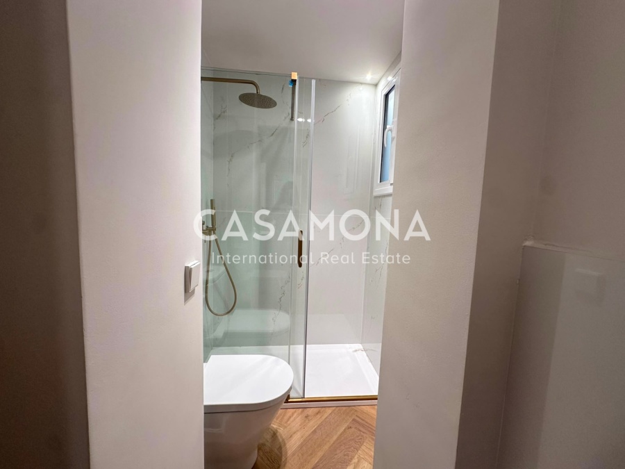 Bright 1-Bedroom Apartment in a Historic Building on Passeig d'Isabel II Bright 1-Bedroom Apartment in a Historic Building on Passeig d'Isabel II