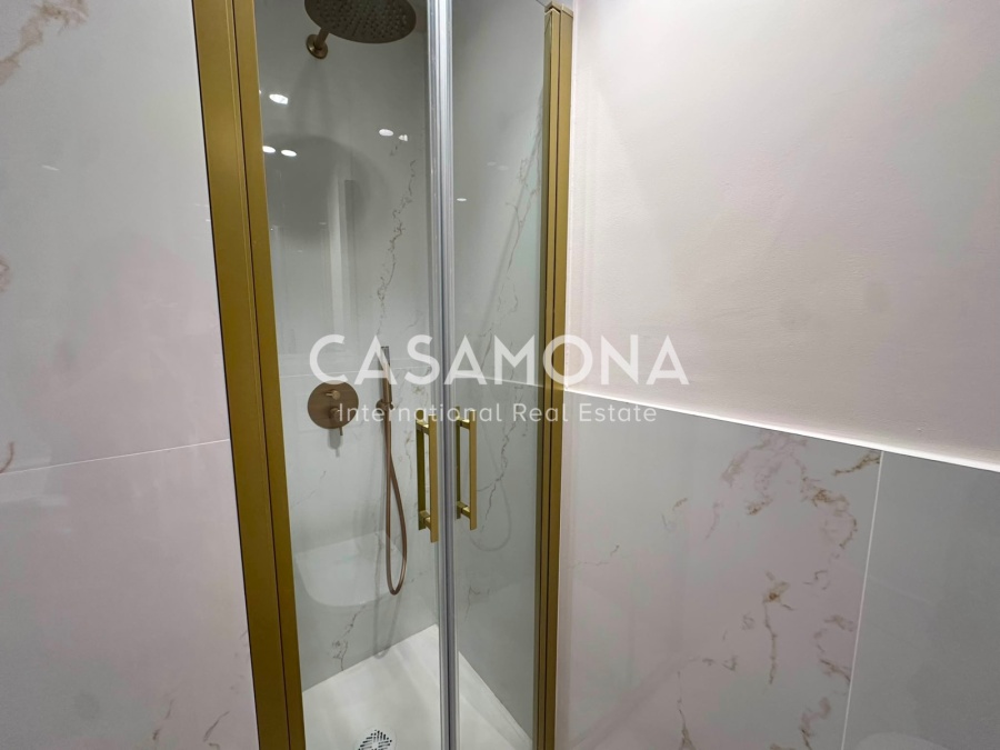 Bright 1-Bedroom Apartment in a Historic Building on Passeig d'Isabel II Bright 1-Bedroom Apartment in a Historic Building on Passeig d'Isabel II