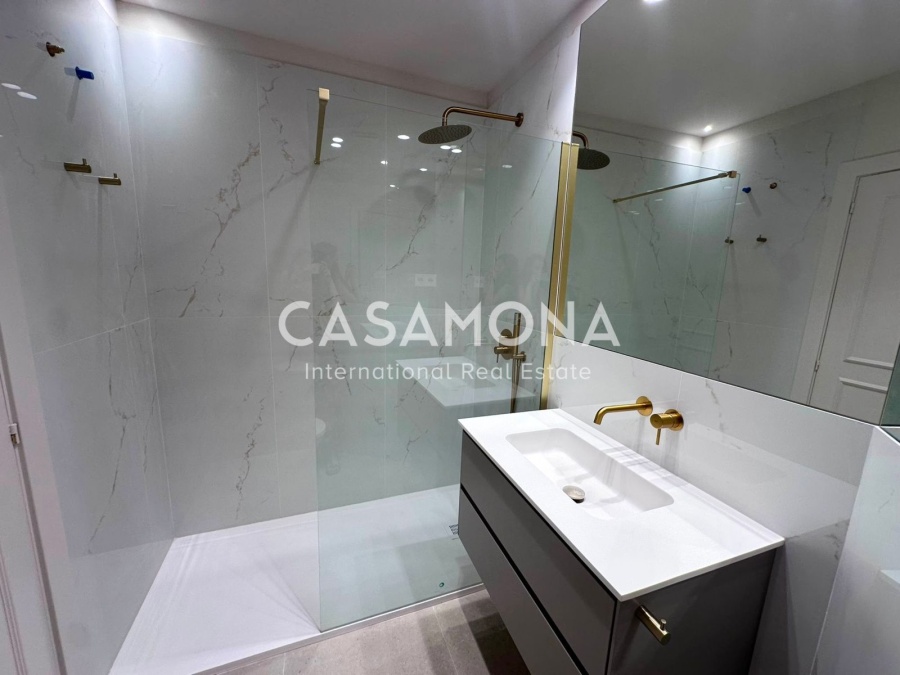 Bright 1-Bedroom Apartment in a Historic Building on Passeig d'Isabel II Bright 1-Bedroom Apartment in a Historic Building on Passeig d'Isabel II