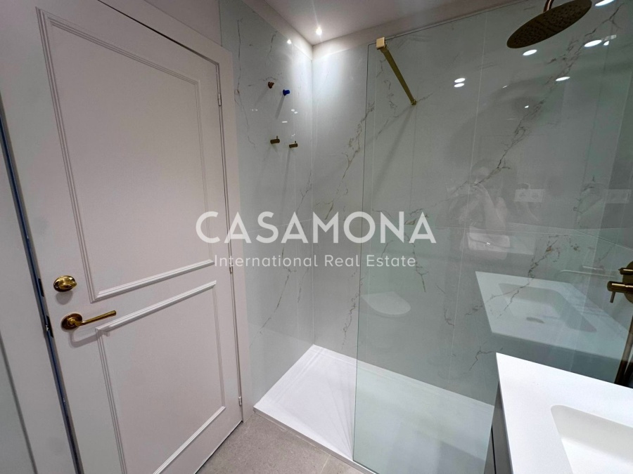 Bright 1-Bedroom Apartment in a Historic Building on Passeig d'Isabel II Bright 1-Bedroom Apartment in a Historic Building on Passeig d'Isabel II