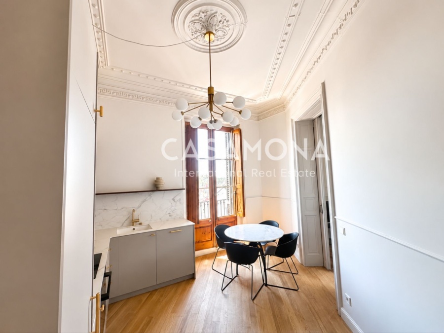 Exclusive Luxury 2-Bedroom Apartment with Stunning Sea Views on Passeig de Isabel II, El Born Exclusive Luxury 2-Bedroom Apartment with Stunning Sea Views on Passeig de Isabel II, El Born