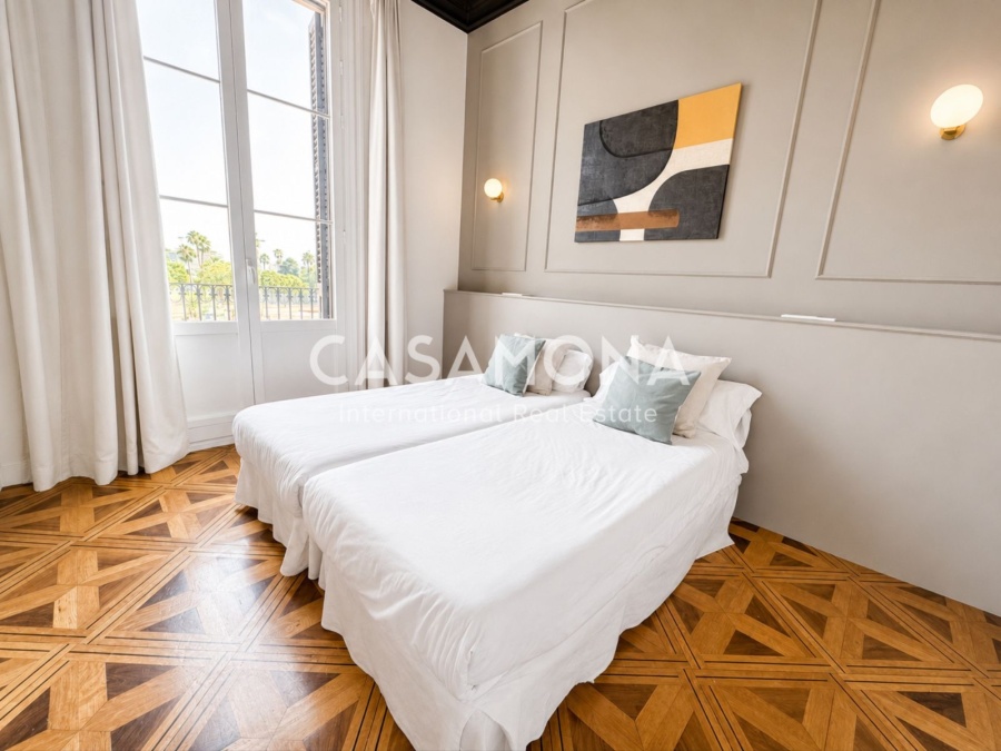 Excepcional Apartamento Histórico con Piscina en la Azotea y Vistas Panorámicas al Mar en El Born