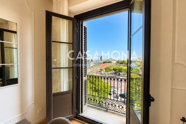 Apartament històric de 2 habitacions amb vistes al mar i balcons al cor del Born Apartament històric de 2 habitacions amb vistes al mar i balcons al cor del Born