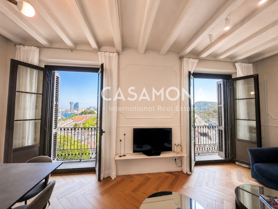 Apartamento histórico de 2 dormitorios con vistas al mar y balcones en el corazón de El Born