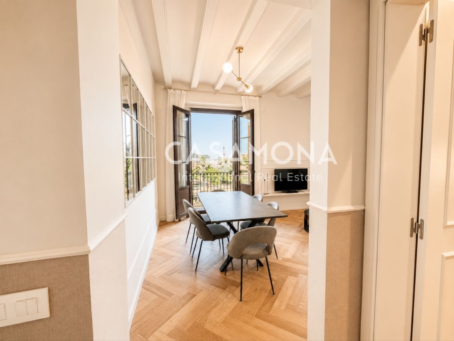 Apartament històric de 2 habitacions amb vistes al mar i balcons al cor del Born Apartament històric de 2 habitacions amb vistes al mar i balcons al cor del Born