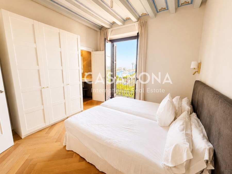 Apartament històric de 2 habitacions amb vistes al mar i balcons al cor del Born Apartament històric de 2 habitacions amb vistes al mar i balcons al cor del Born