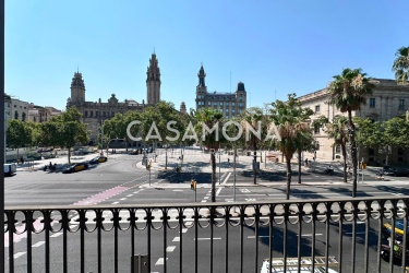 Apartament de Luxe de 2 Habitacions en un Edifici Històric Restaurat al Passeig d'Isabel II