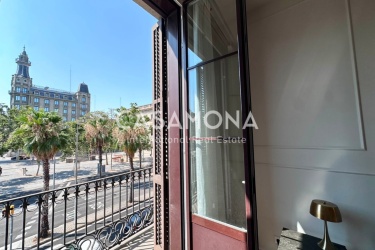 Apartament de Luxe de 2 Habitacions en un Edifici Històric Restaurat al Passeig d'Isabel II