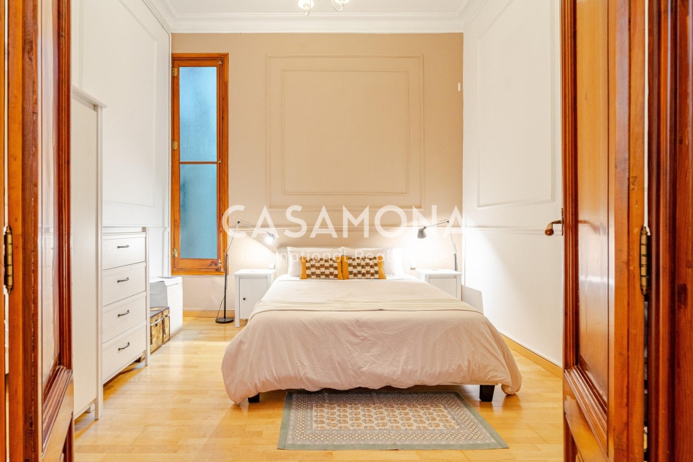 Elegant apartament al Barri Gòtic amb caràcter atemporal i disseny contemporani Elegant apartament al Barri Gòtic amb caràcter atemporal i disseny contemporani