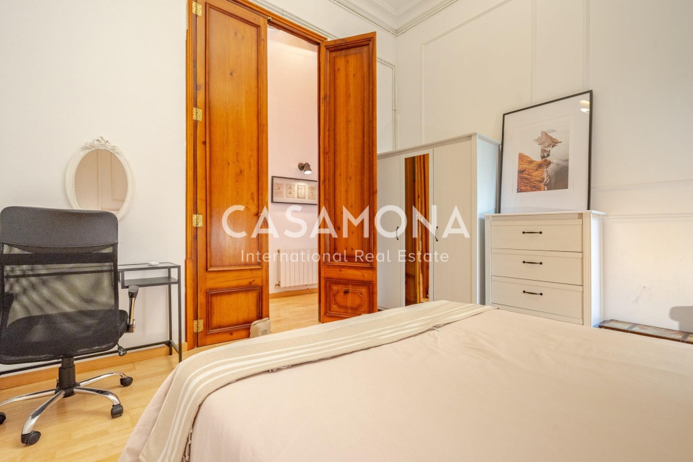 Elegante apartamento en el Barrio Gótico con carácter atemporal y diseño contemporáneo Elegante apartamento en el Barrio Gótico con carácter atemporal y diseño contemporáneo