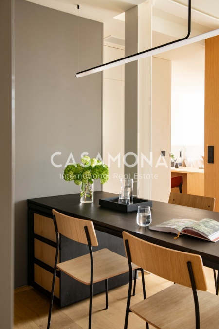 Elegant apartament d'1 habitació amb terrassa privada a Barcelona