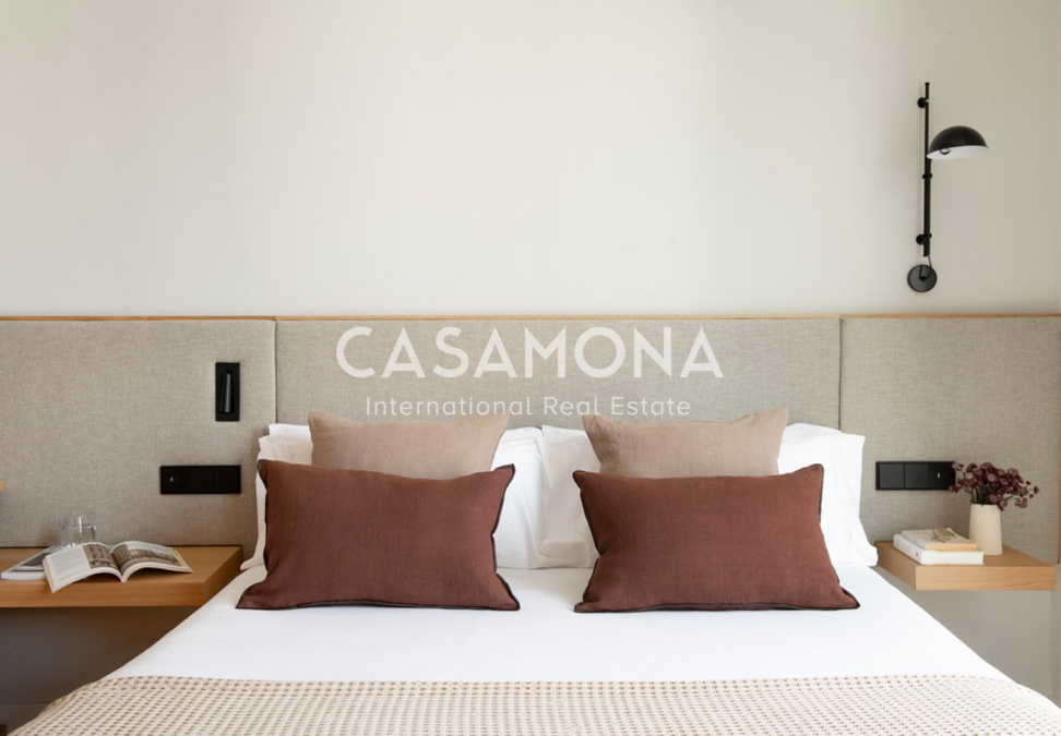 Stylish 1-Bedroom Apartment with Private Terrace in Barcelona