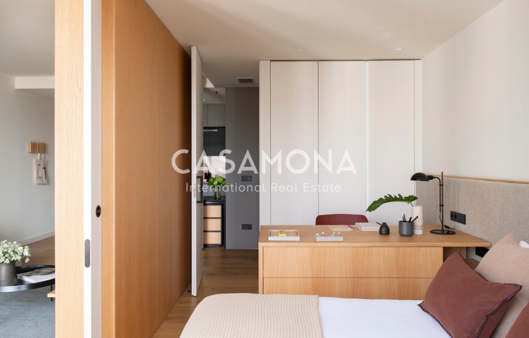 Stylish 1-Bedroom Apartment with Private Terrace in Barcelona