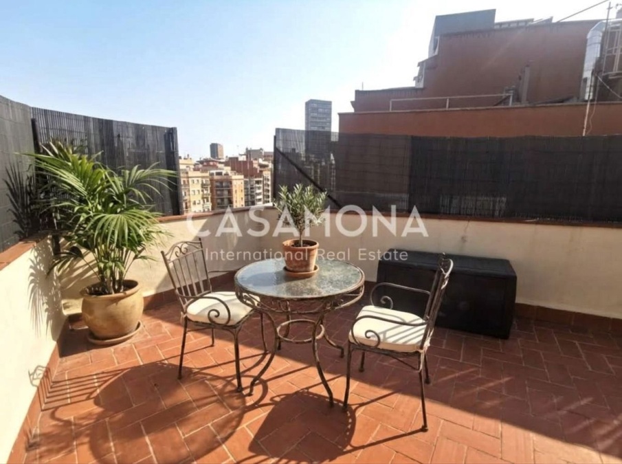 Spacieux Atico au dernier étage avec 2 chambres et une immense terrasse privée ainsi qu'un ascenseur. Spacieux Atico au dernier étage avec 2 chambres et une immense terrasse privée ainsi qu'un ascenseur.