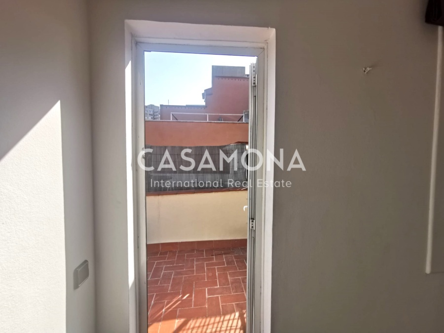 Spacieux Atico au dernier étage avec 2 chambres et une immense terrasse privée ainsi qu'un ascenseur. Spacieux Atico au dernier étage avec 2 chambres et une immense terrasse privée ainsi qu'un ascenseur.