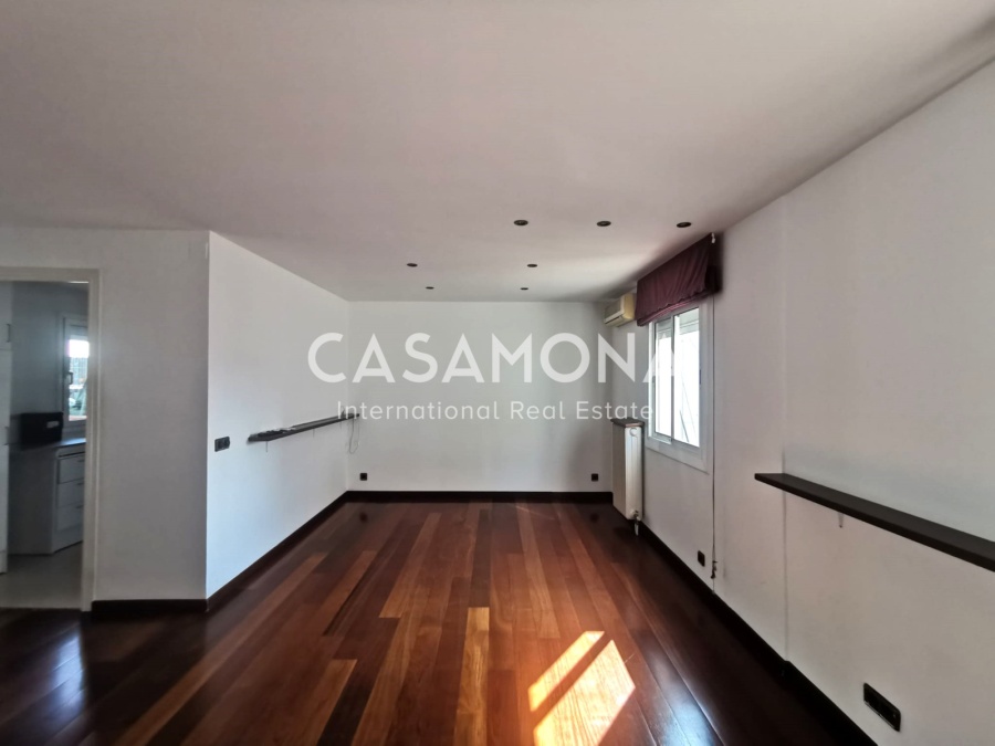 Spacieux Atico au dernier étage avec 2 chambres et une immense terrasse privée ainsi qu'un ascenseur. Spacieux Atico au dernier étage avec 2 chambres et une immense terrasse privée ainsi qu'un ascenseur.