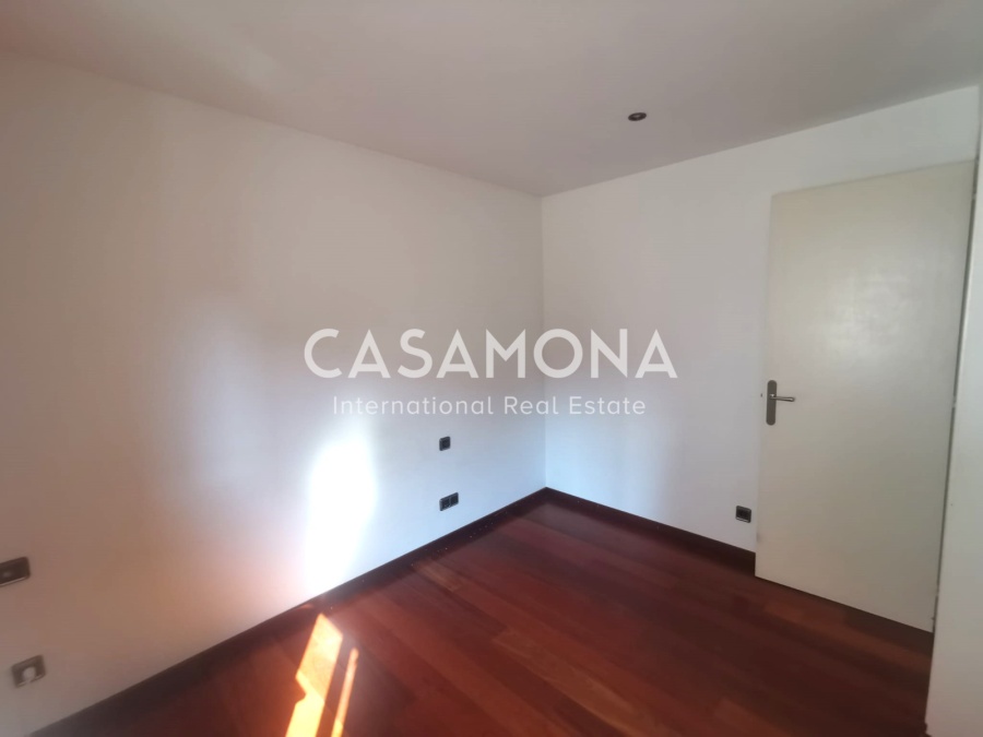 Spacieux Atico au dernier étage avec 2 chambres et une immense terrasse privée ainsi qu'un ascenseur. Spacieux Atico au dernier étage avec 2 chambres et une immense terrasse privée ainsi qu'un ascenseur.