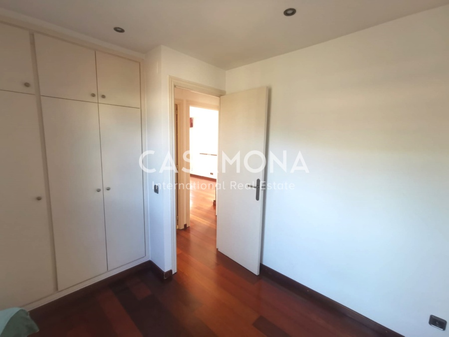 Spacieux Atico au dernier étage avec 2 chambres et une immense terrasse privée ainsi qu'un ascenseur. Spacieux Atico au dernier étage avec 2 chambres et une immense terrasse privée ainsi qu'un ascenseur.