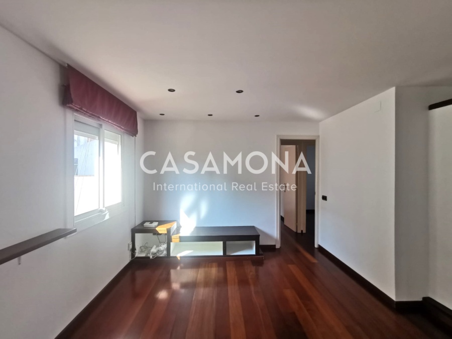 Spacieux Atico au dernier étage avec 2 chambres et une immense terrasse privée ainsi qu'un ascenseur. Spacieux Atico au dernier étage avec 2 chambres et une immense terrasse privée ainsi qu'un ascenseur.