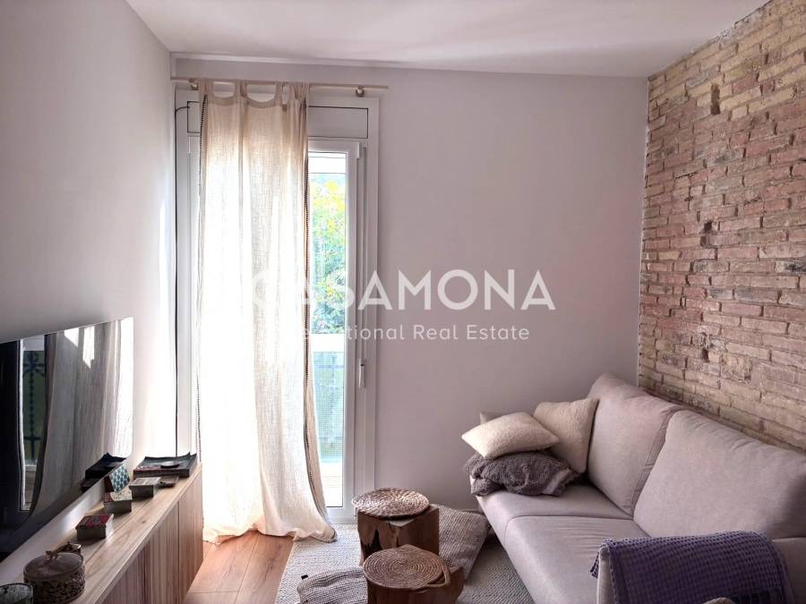 Bright & Stylish 1-Bedroom Apartment with Private Mezzanine Bright & Stylish 1-Bedroom Apartment with Private Mezzanine