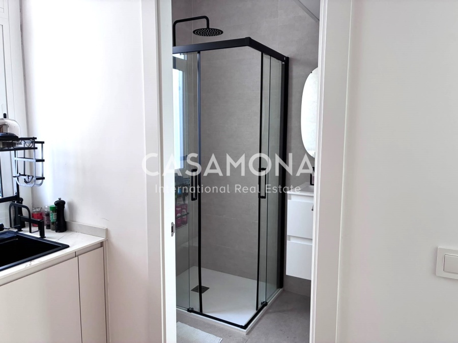 Àtic brillant i estilós de 1 habitació amb mezzanine privat