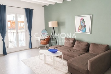 Elegante apartamento de 65 m² con balcón en el centro de Barcelona Elegante apartamento de 65 m² con balcón en el centro de Barcelona