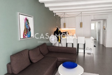 Elegant 65 m² Apartment with Balcony in Central Barcelona Elegant 65 m² Apartment with Balcony in Central Barcelona