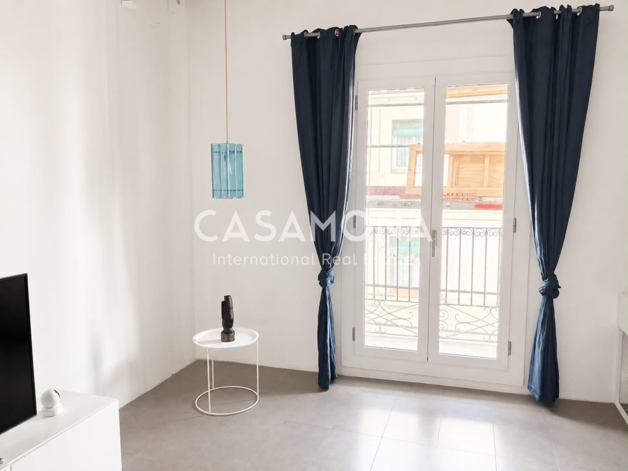 Elegant apartament de 65 m² amb balcó al centre de Barcelona Elegant apartament de 65 m² amb balcó al centre de Barcelona