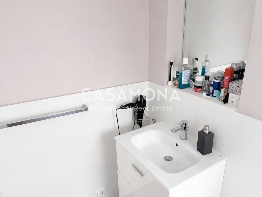 Elegant apartament de 65 m² amb balcó al centre de Barcelona Elegant apartament de 65 m² amb balcó al centre de Barcelona