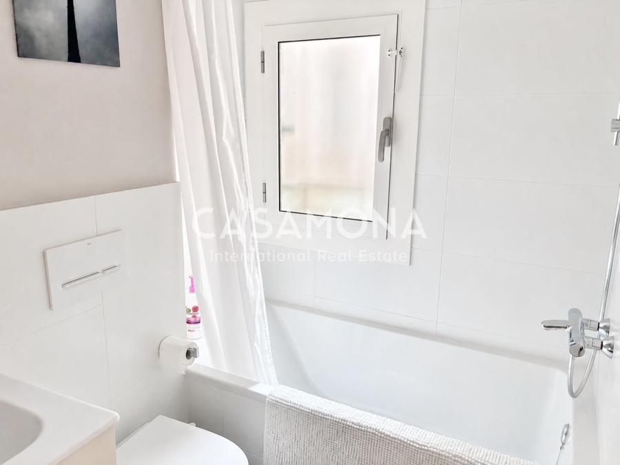 Elegant apartament de 65 m² amb balcó al centre de Barcelona Elegant apartament de 65 m² amb balcó al centre de Barcelona