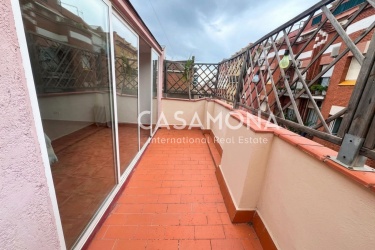 Charmant appartement à Gràcia avec terrasse privée Charmant appartement à Gràcia avec terrasse privée