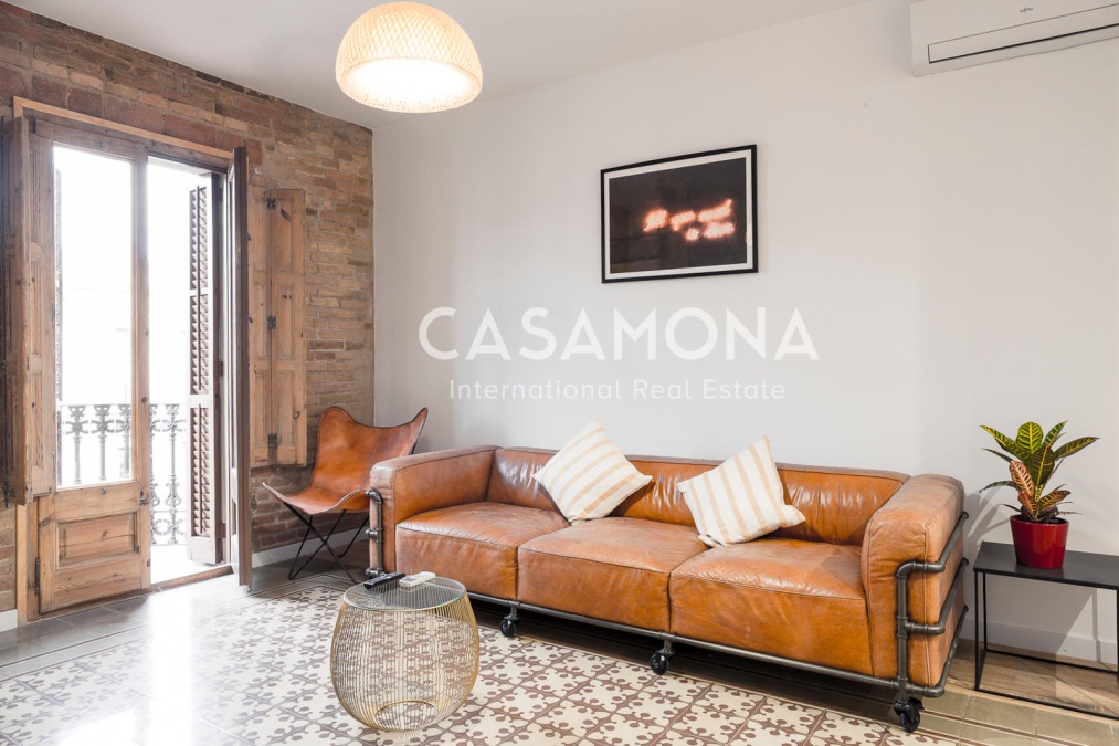 Bright & Spacious 4-Bedroom Apartment in Eixample 