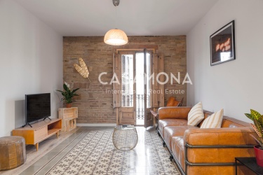 Apartament lluminós i espaiós de 4 habitacions a l’Eixample Apartament lluminós i espaiós de 4 habitacions a l’Eixample
