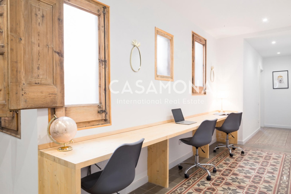 Apartament lluminós i espaiós de 4 habitacions a l’Eixample Apartament lluminós i espaiós de 4 habitacions a l’Eixample